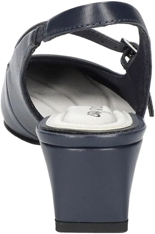 Easy Street Women's Cameo Pump