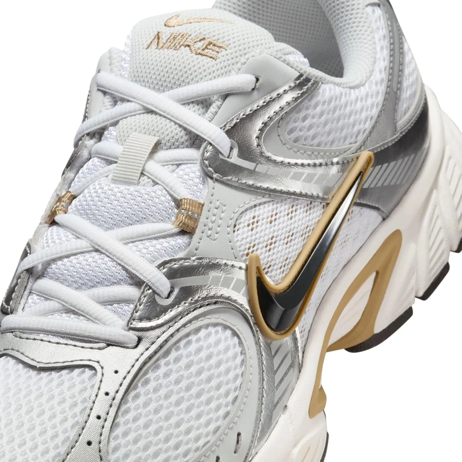 Nike Men's V5 Runner Sneaker