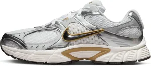 Nike Men's V5 Runner Sneaker